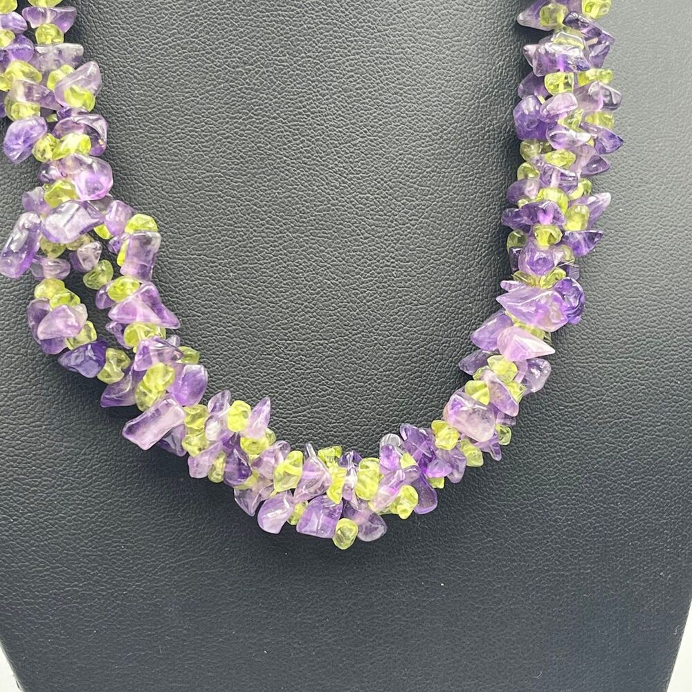Woman’s vintage handmade Amethyst and peridot small chip twist Necklace - Picture 2 of 7